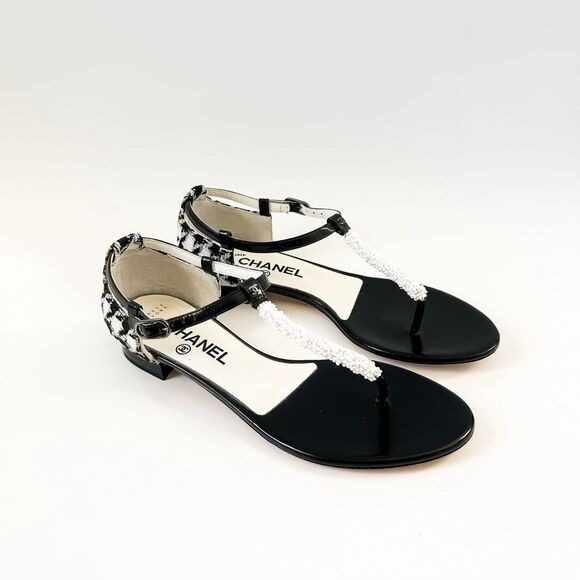 Chanel CC Sandals Tweed Patent Leather T Strap Flats Size Eu 39 - Picture 1 of 15